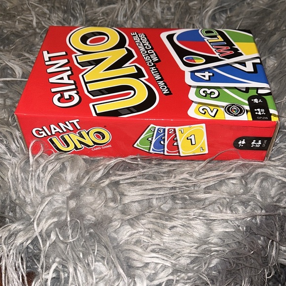Mattel Games ​Giant UNO Card Game for Kids, Adults, Oversized Cards NEW - Picture 4 of 7